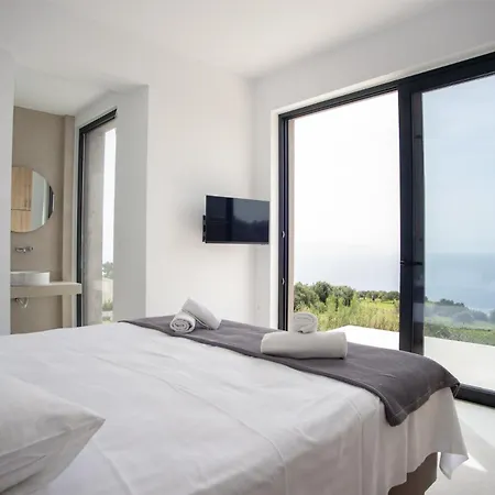 Sea Whisper With Private Pool & Panoramic Sea View ヴィラ Plateies